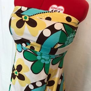 Woman’s retro print dress